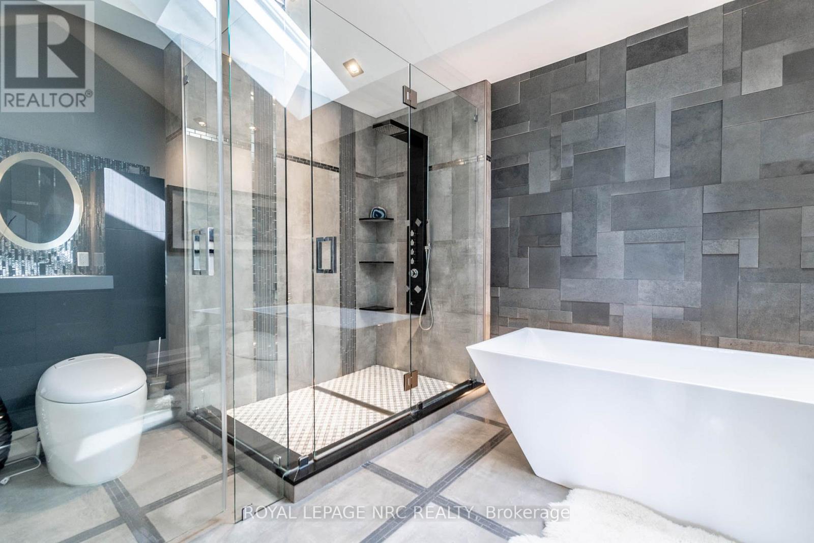 121 Teal Avenue, Hamilton, Ontario  L8E 3B5 - Photo 30 - X12158111