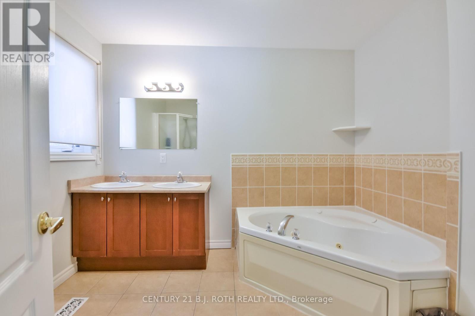 4927 25 Side Road, Essa, Ontario  L4M 4S4 - Photo 13 - N12098081