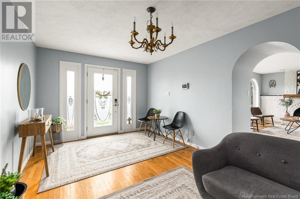Property at 71 Queensway Drive image 3