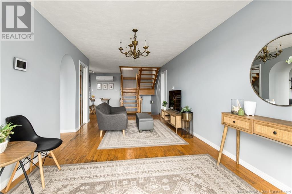 Property at 71 Queensway Drive image 5