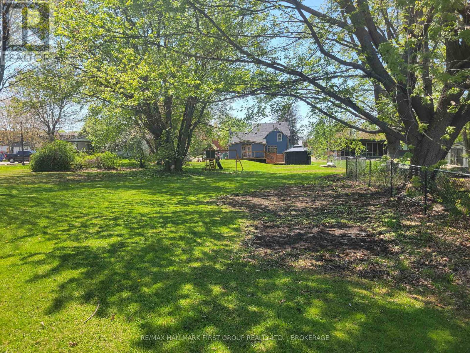 11 Campbell Street, Rideau Lakes, Ontario  K0G 1V0 - Photo 7 - X12088988