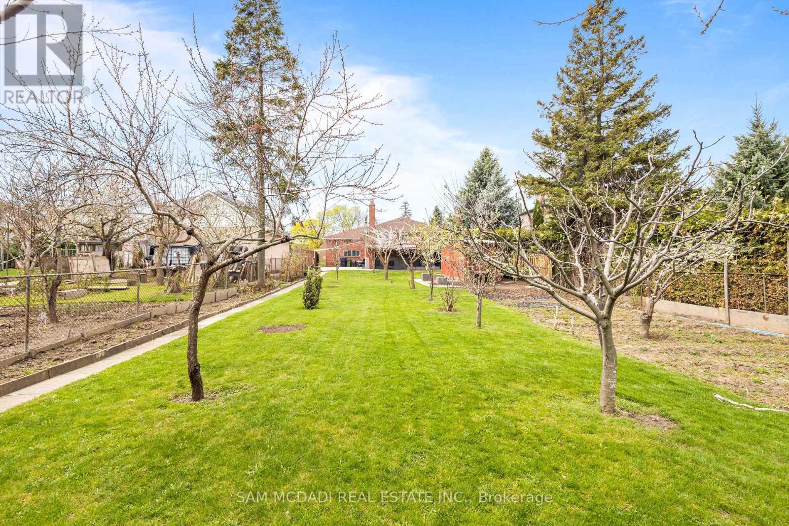 Property at 1491 ROYAL YORK ROAD image 3