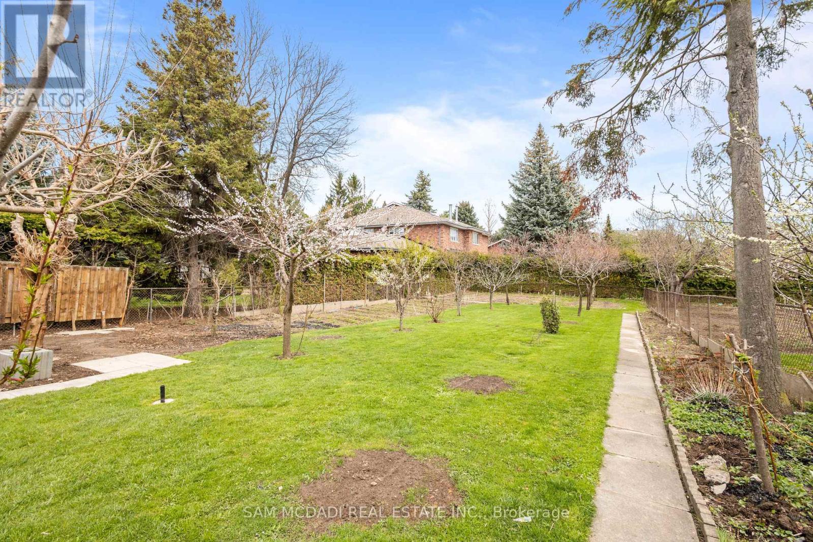 Property at 1491 ROYAL YORK ROAD image 5