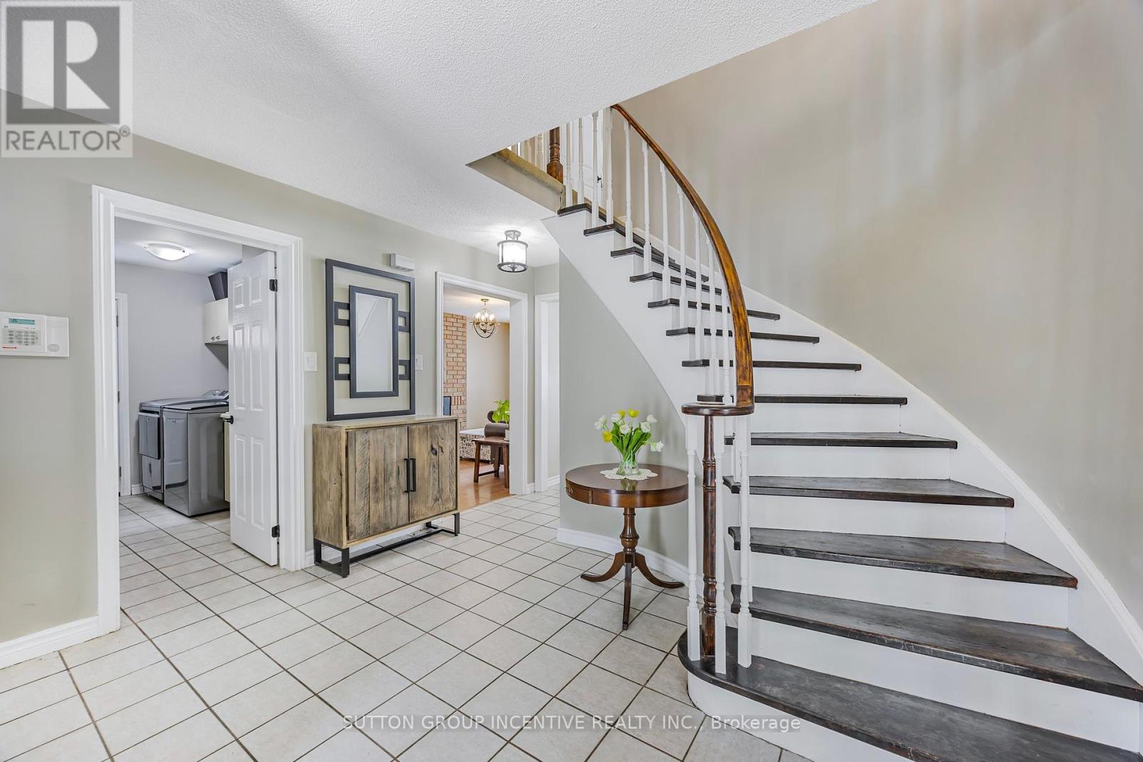 21 Callaghan Drive, Barrie, Ontario  L4N 6E8 - Photo 4 - S12158133