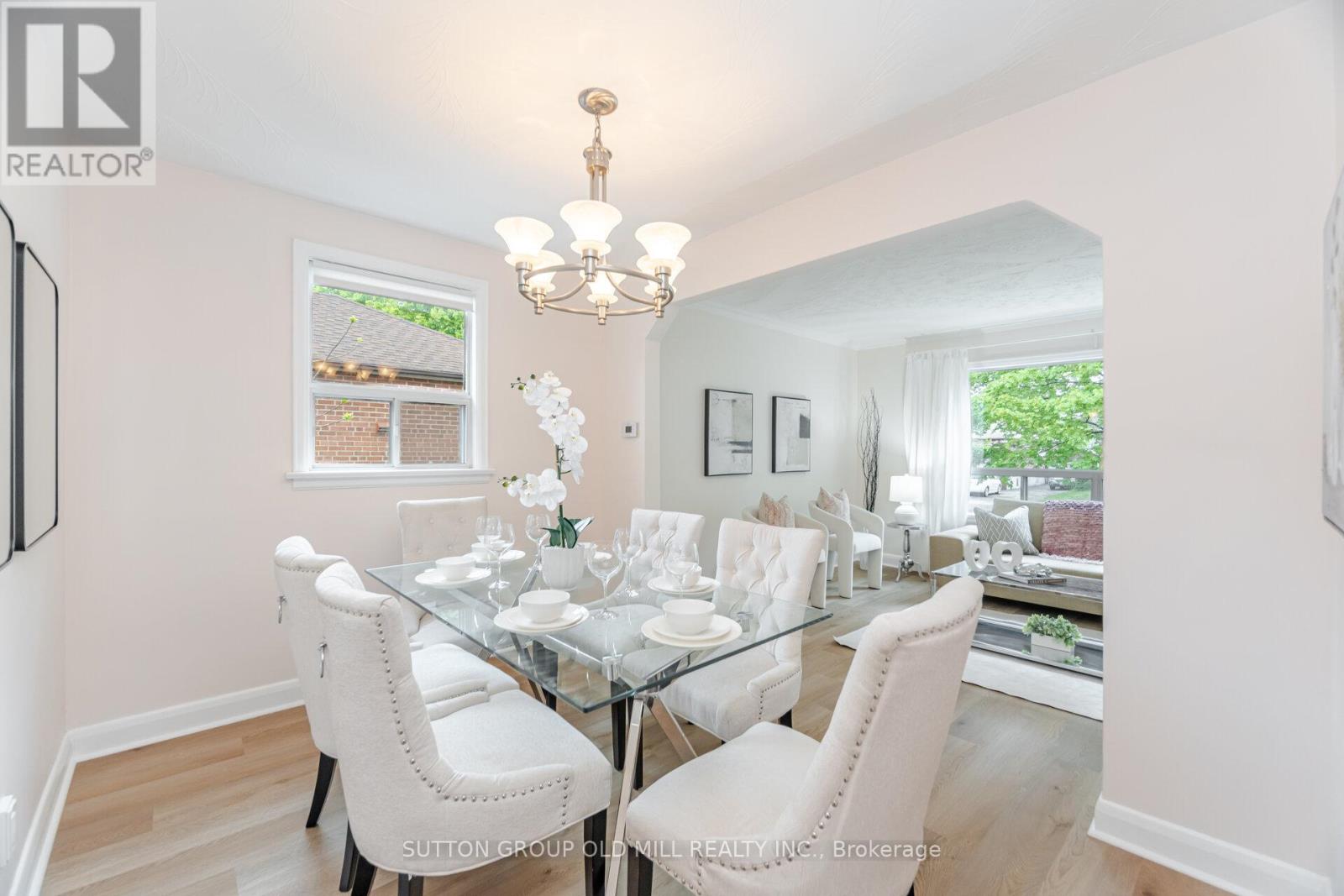 112 North Carson Street, Toronto, Ontario  M8W 4C8 - Photo 10 - W12158127