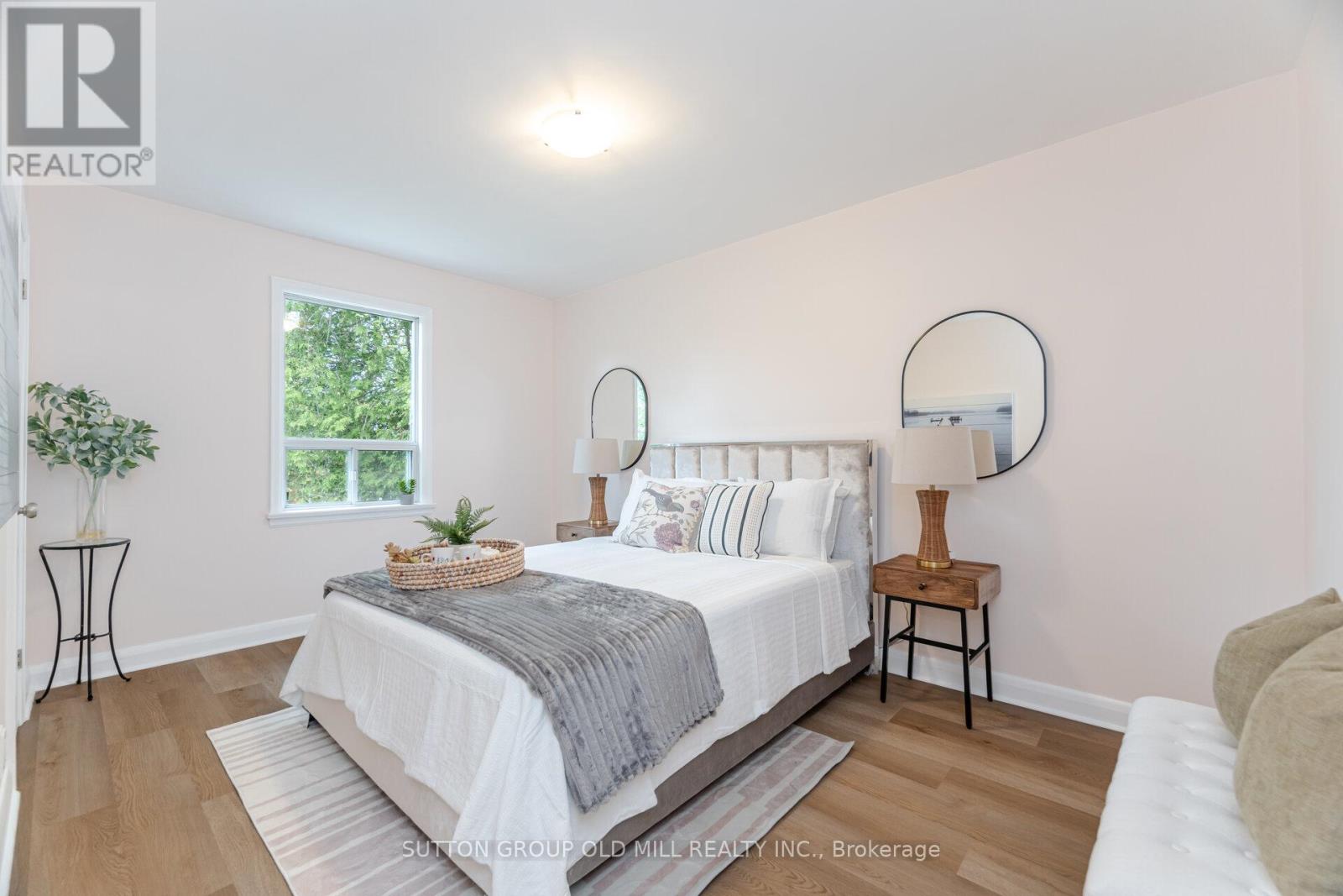 112 North Carson Street, Toronto, Ontario  M8W 4C8 - Photo 17 - W12158127
