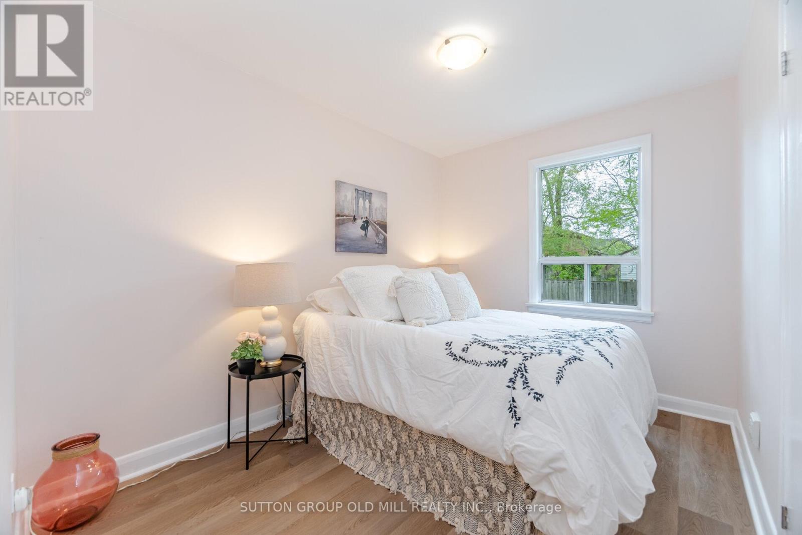 112 North Carson Street, Toronto, Ontario  M8W 4C8 - Photo 20 - W12158127