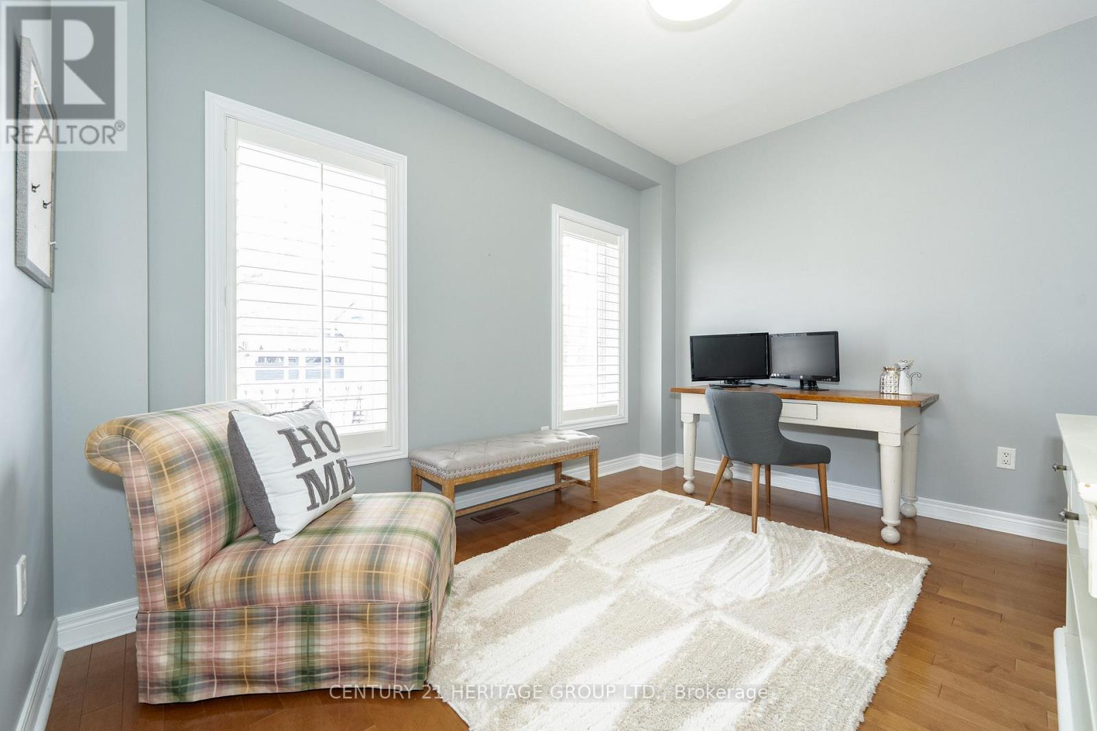 16 Haverhill Terrace, Aurora, Ontario  L4G 7R7 - Photo 5 - N12112323