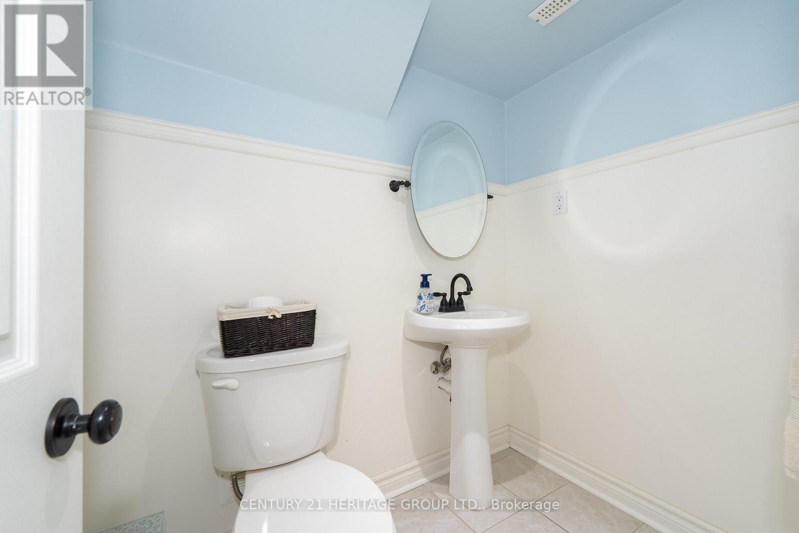 16 Haverhill Terrace, Aurora, Ontario  L4G 7R7 - Photo 33 - N12112323