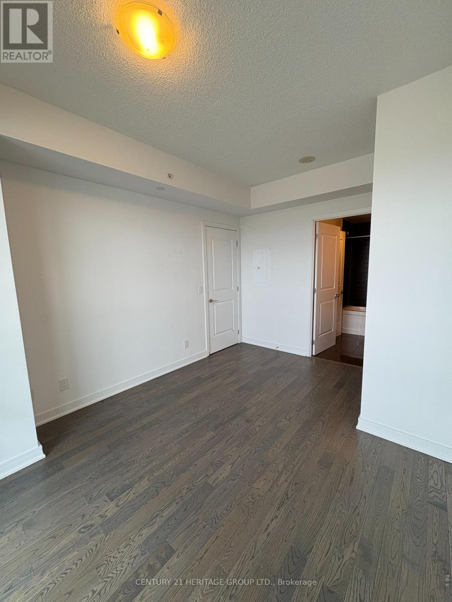 1901 - 9205 Yonge Street, Richmond Hill, Ontario  L4C 6Z2 - Photo 8 - N12157594