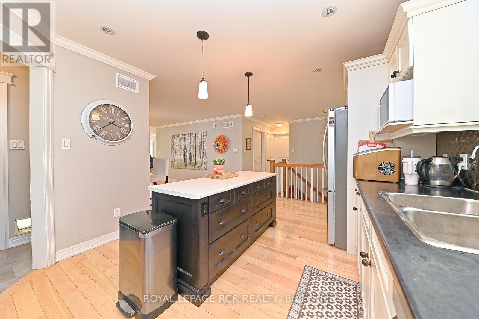 24 Dean Road, Mulmur, Ontario  L0N 1S8 - Photo 7 - X12158093