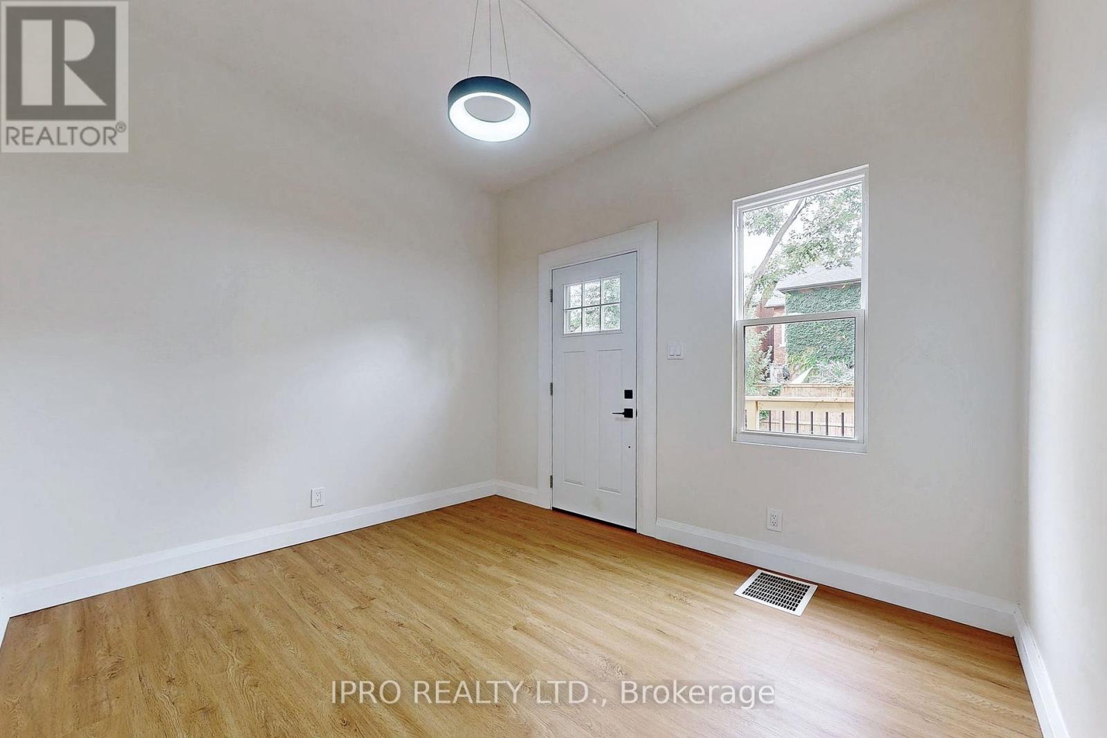 1 - 75 Ontario Avenue, Hamilton, Ontario  L8N 2X1 - Photo 12 - X12158104
