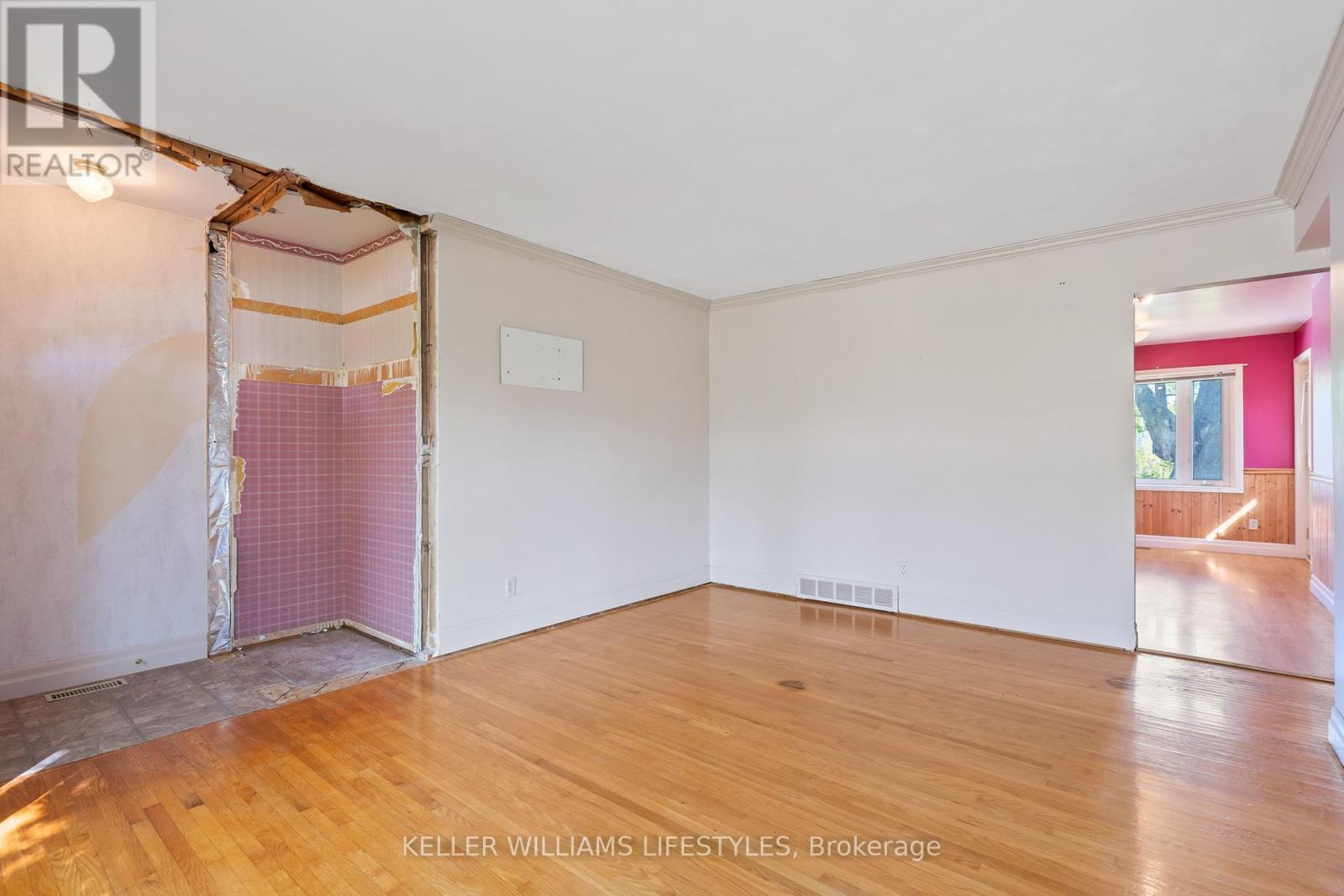 116 Irving Place, London East (East D), Ontario  N5V 2H8 - Photo 7 - X12158170
