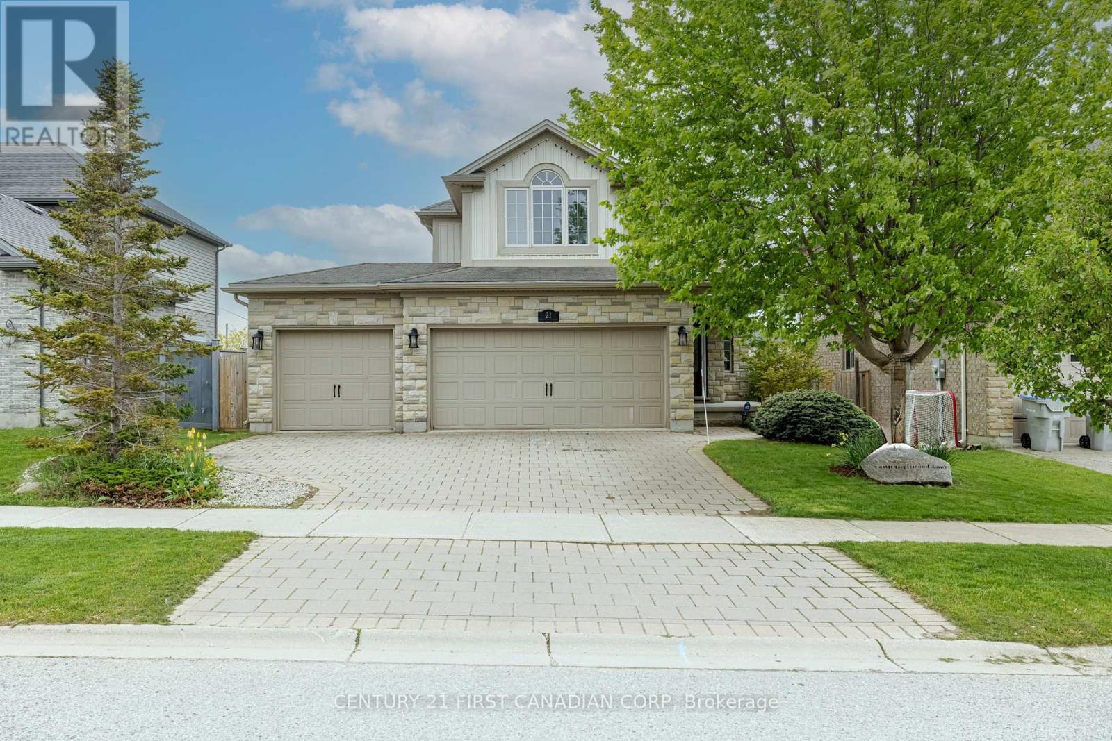 21 Maplewood Lane, Middlesex Centre, Ontario  M0M 2A0 - Photo 1 - X12158175