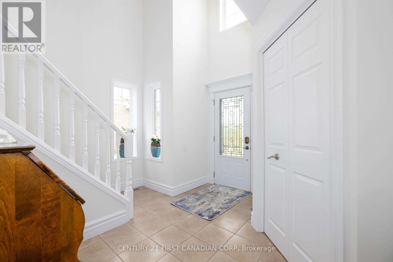 21 Maplewood Lane, Middlesex Centre, Ontario  M0M 2A0 - Photo 4 - X12158175