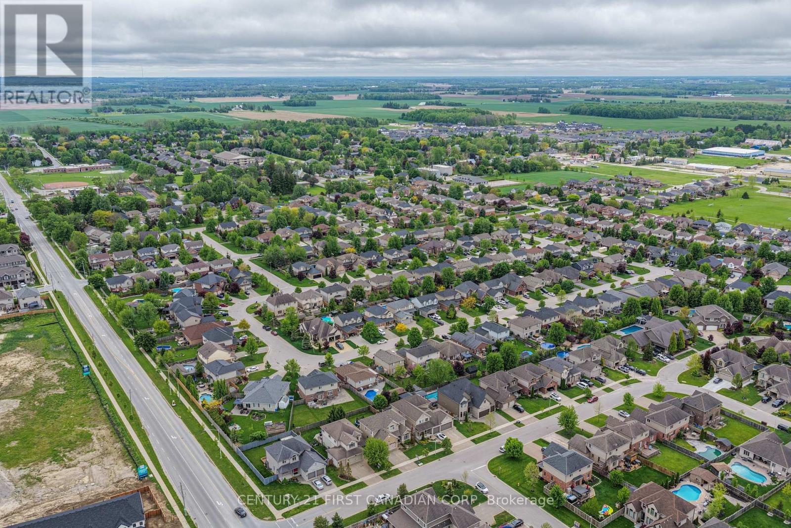 21 Maplewood Lane, Middlesex Centre, Ontario  M0M 2A0 - Photo 43 - X12158175