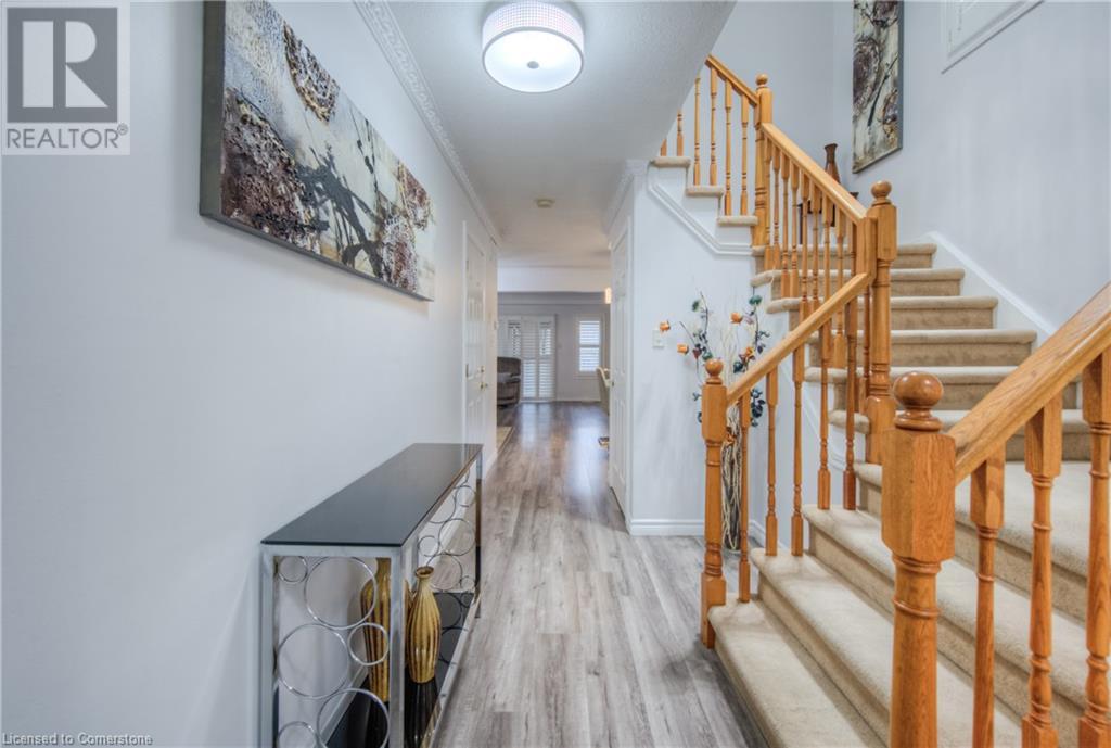 Property at 30 EVERGLADE Crescent image 5