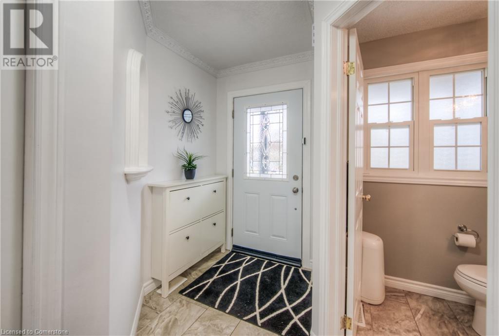 Property at 30 EVERGLADE Crescent image 3