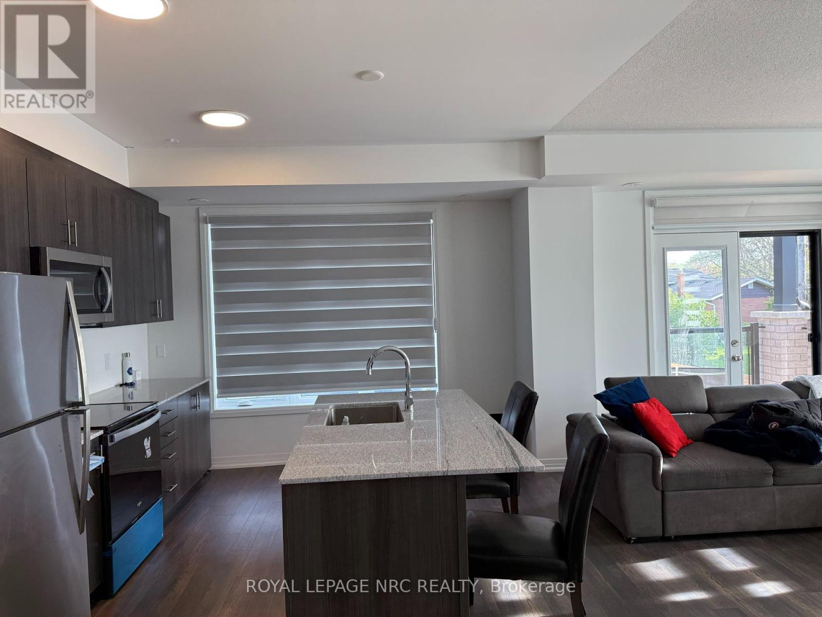 48 Sidney Rose Common Avenue N, St. Catharines, Ontario  L2T 0B3 - Photo 7 - X12158165
