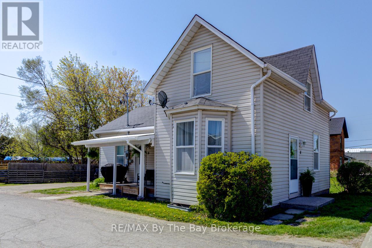 16 YONGE STREET N, Springwater, Ontario