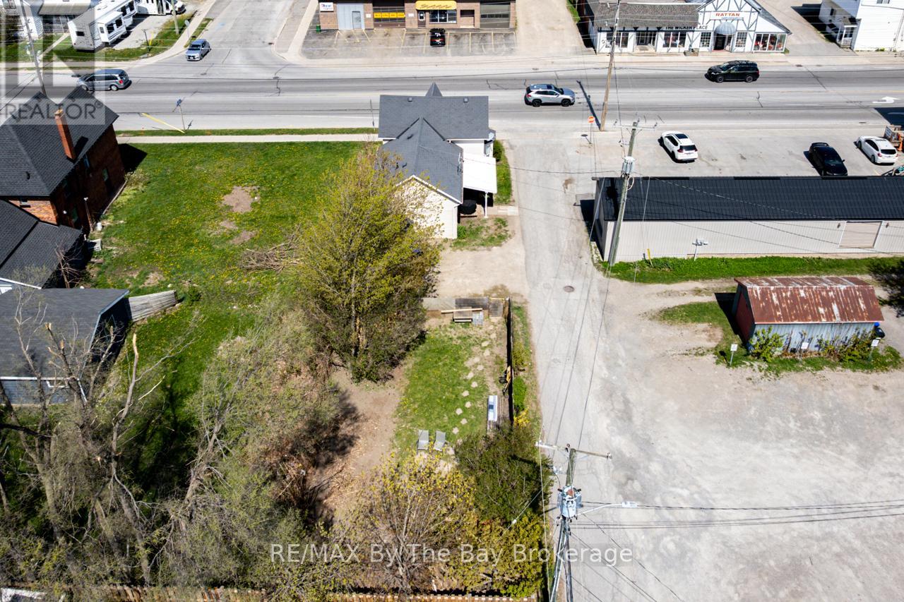 8 Yonge Street N, Springwater, Ontario  L0L 1P0 - Photo 29 - S12158209