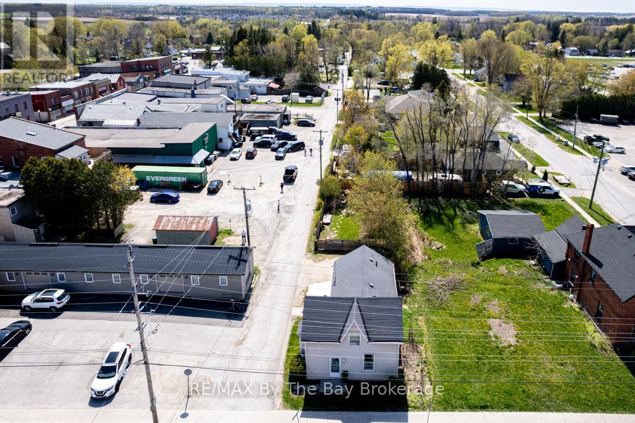 8 Yonge Street N, Springwater, Ontario  L0L 1P0 - Photo 32 - S12158209