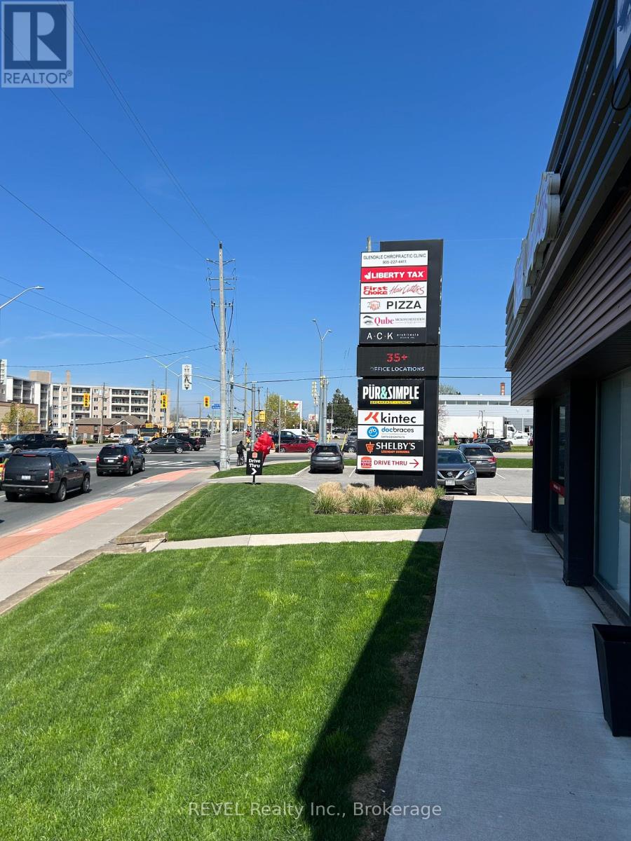 8 - 290 Glendale Avenue, St. Catharines, Ontario  L2T 2L3 - Photo 2 - X12121336