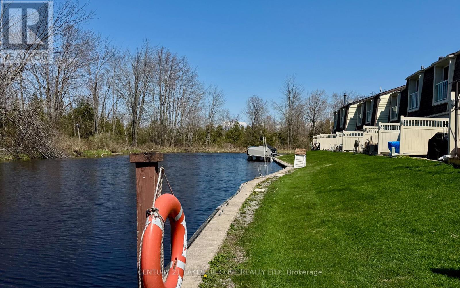 Property at 19 - 4 PARADISE BOULEVARD image 3