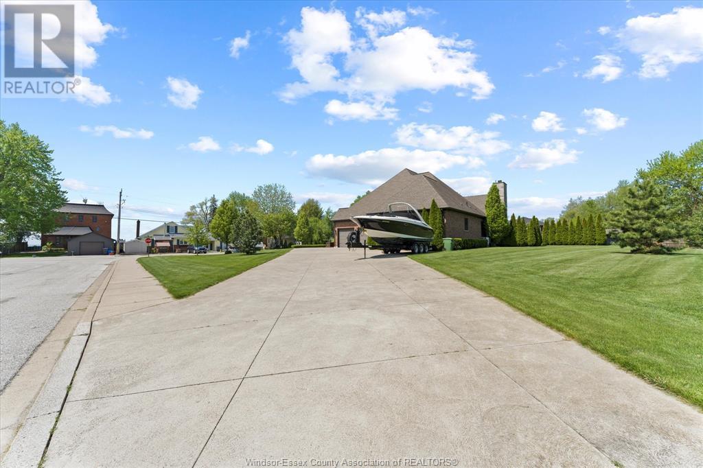 36 Willow Beach Road, Amherstburg, Ontario  N9V 2Y8 - Photo 4 - 25012435