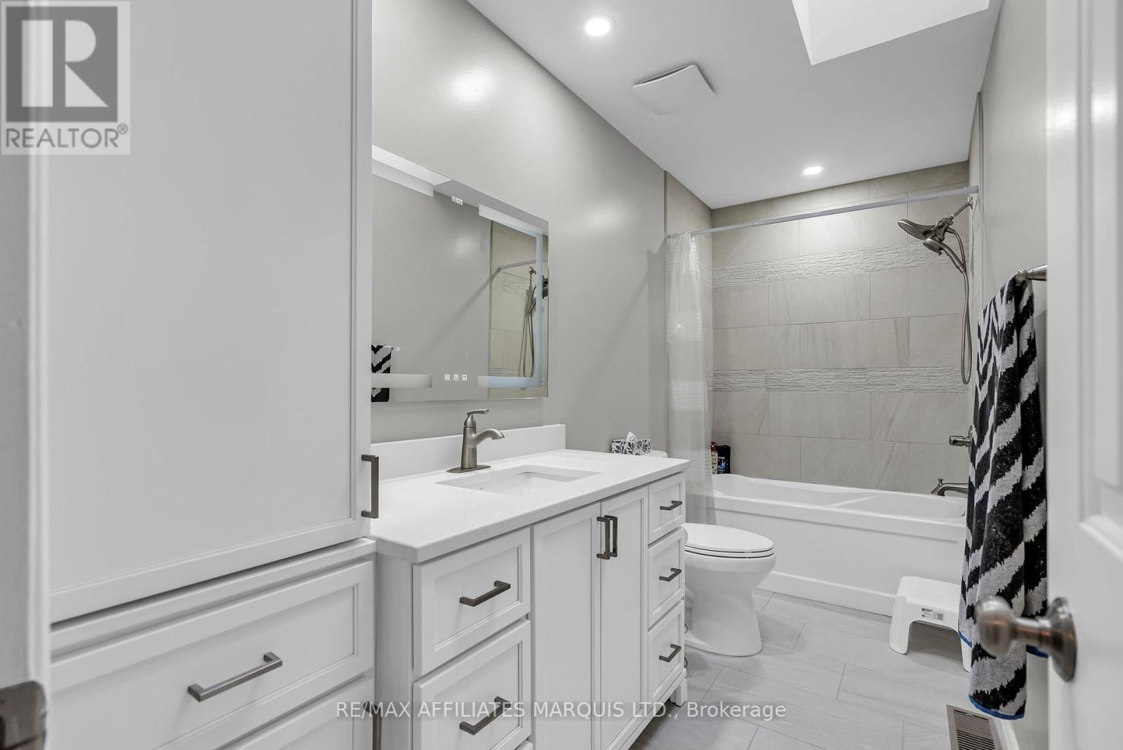 1402 Holy Cross Boulevard, Cornwall, Ontario  K6H 6Z4 - Photo 26 - X12158145