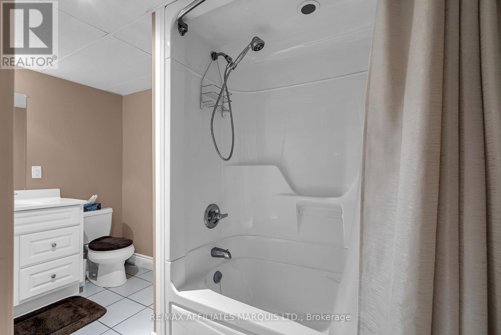 1402 Holy Cross Boulevard, Cornwall, Ontario  K6H 6Z4 - Photo 33 - X12158145