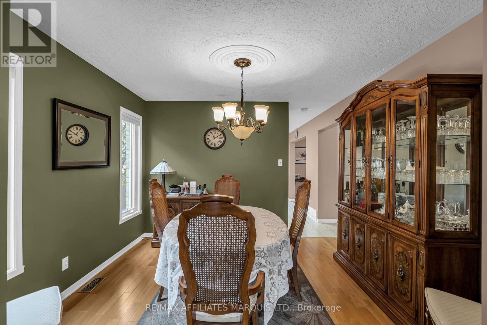 1402 Holy Cross Boulevard, Cornwall, Ontario  K6H 6Z4 - Photo 8 - X12158145