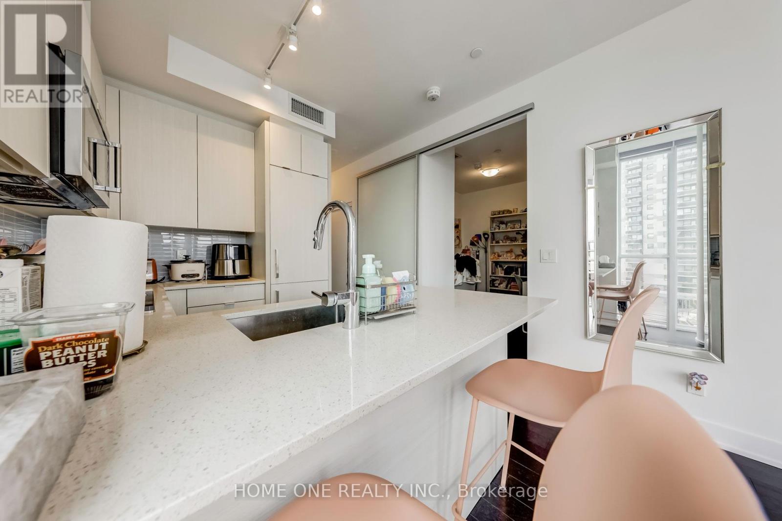 404 - 181 Bedford Road, Toronto, Ontario  M5R 0C2 - Photo 13 - C12158153