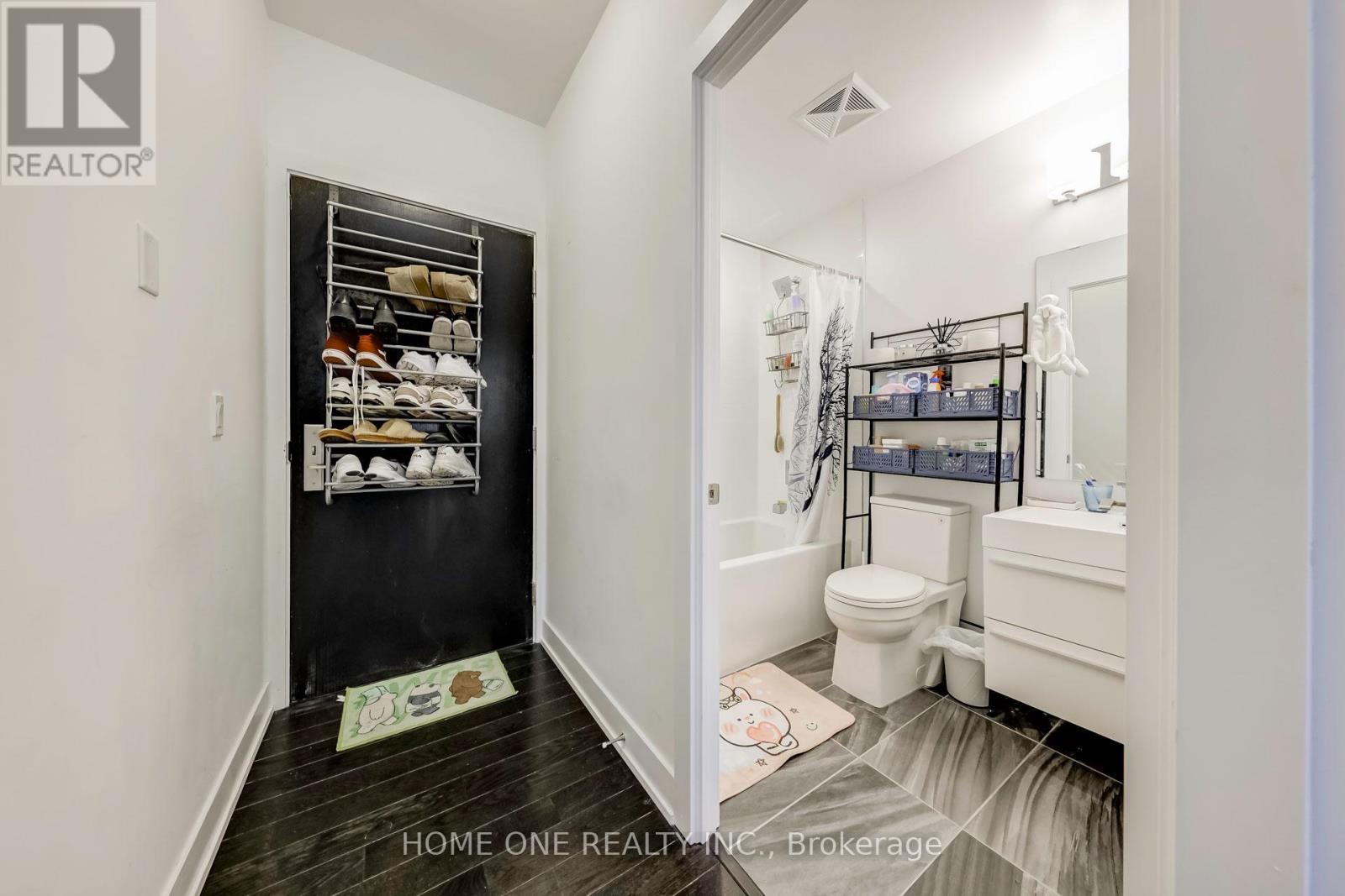 404 - 181 Bedford Road, Toronto, Ontario  M5R 0C2 - Photo 8 - C12158153
