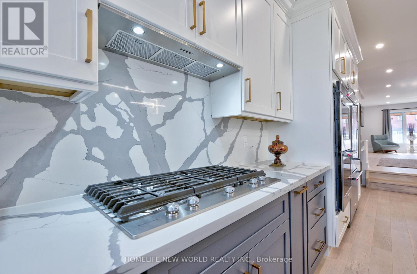 253 Albany Avenue, Toronto, Ontario  M5R 3C7 - Photo 16 - C12158176