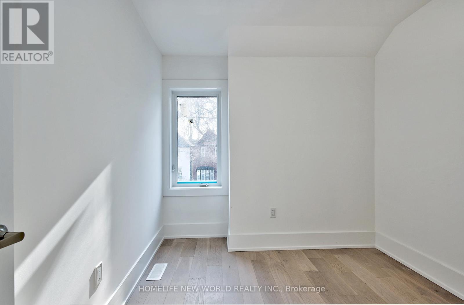 253 Albany Avenue, Toronto, Ontario  M5R 3C7 - Photo 21 - C12158176