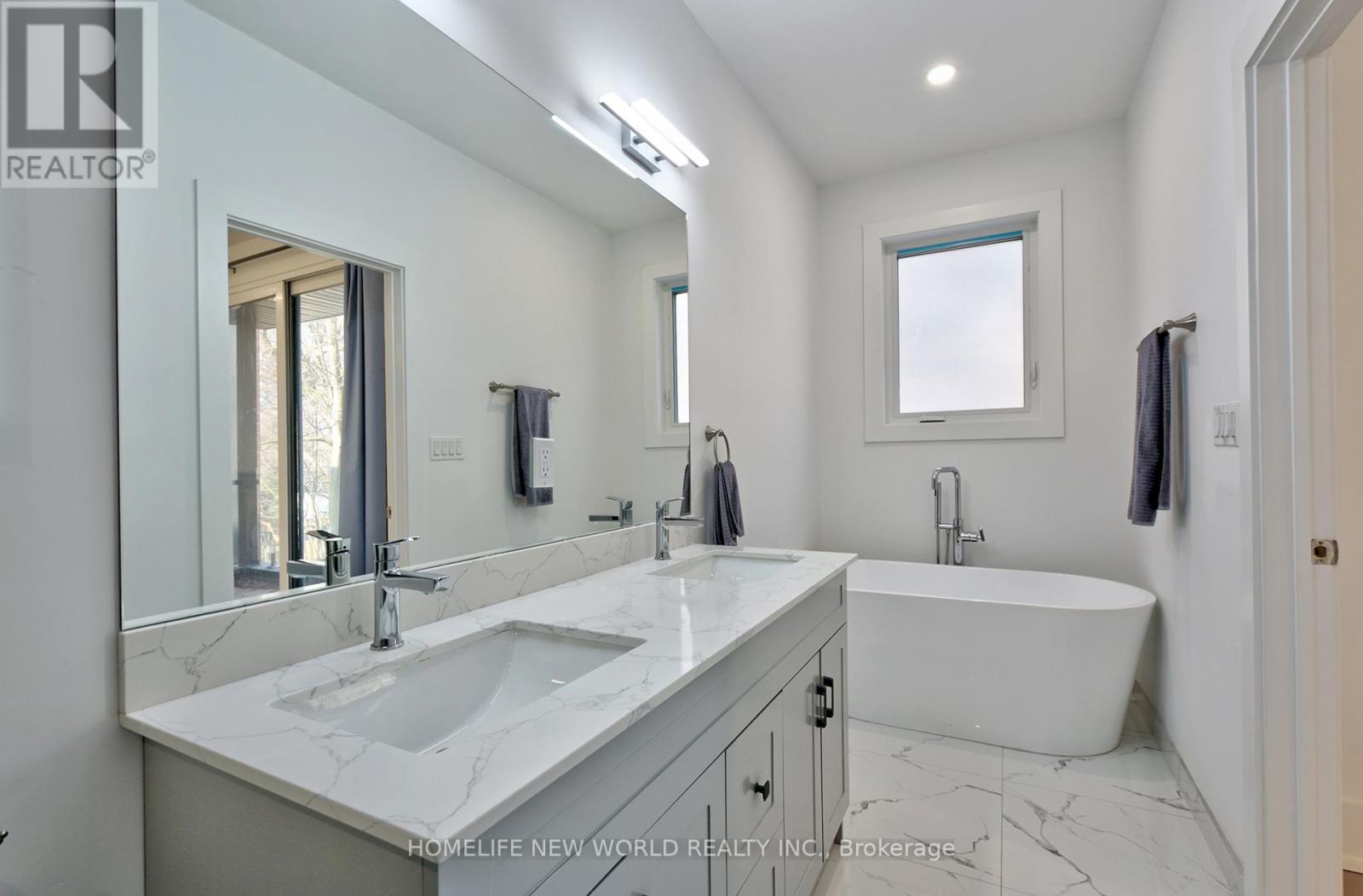 253 Albany Avenue, Toronto, Ontario  M5R 3C7 - Photo 32 - C12158176