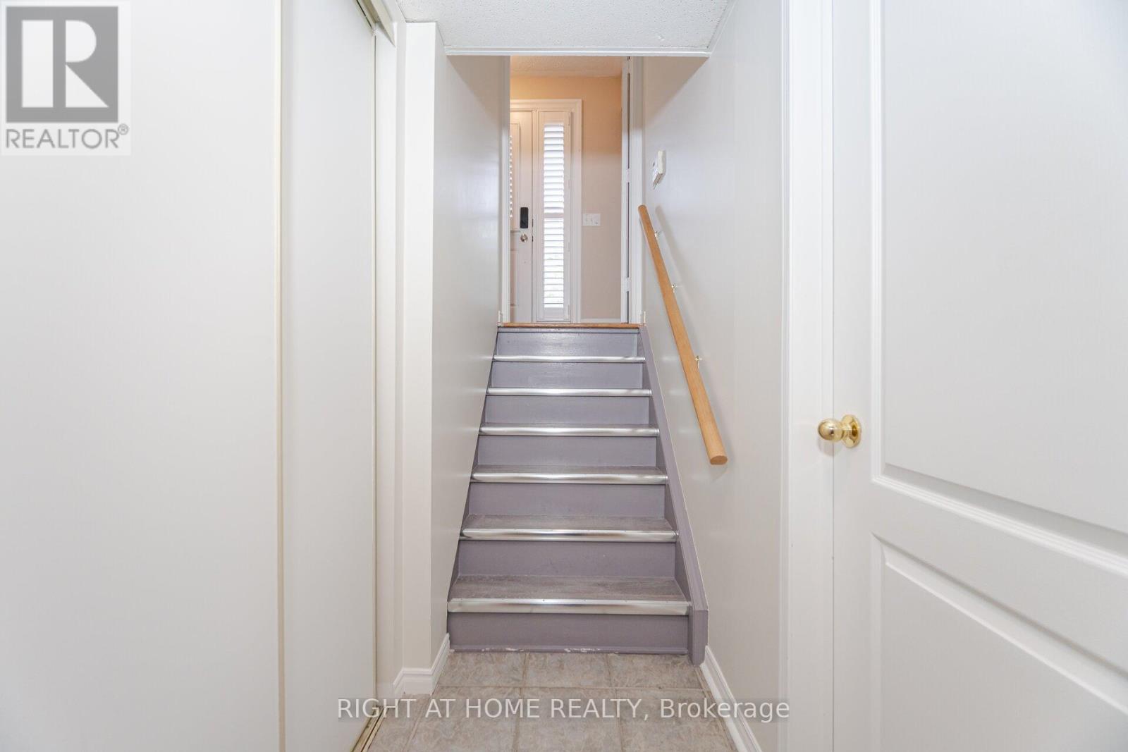 41 Acores Avenue, Toronto, Ontario  M6G 4B4 - Photo 32 - C12158190