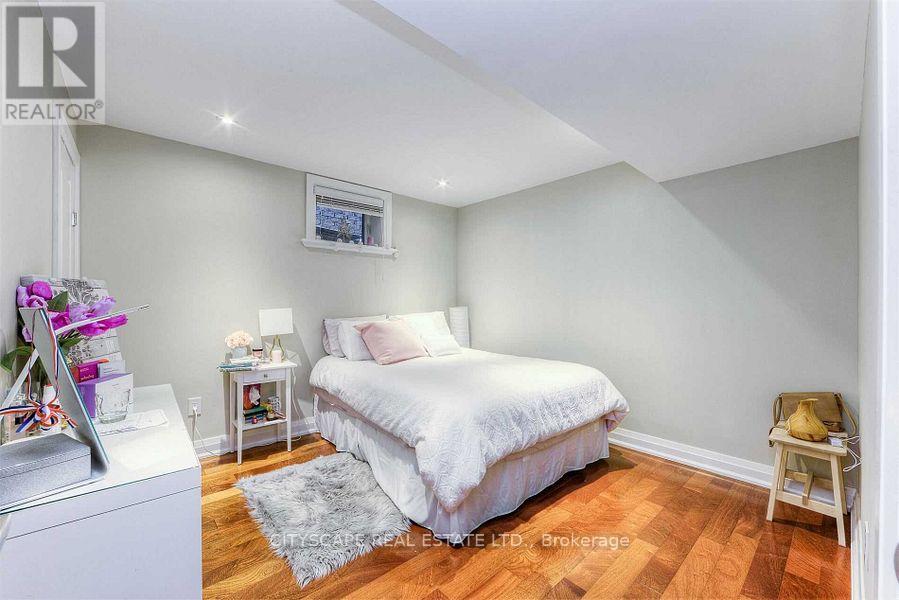 BSMT - 26 DUGGAN AVENUE, Toronto, Ontario
