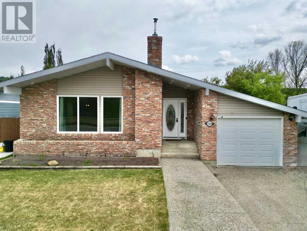 Property at 7505 96 Street image 1