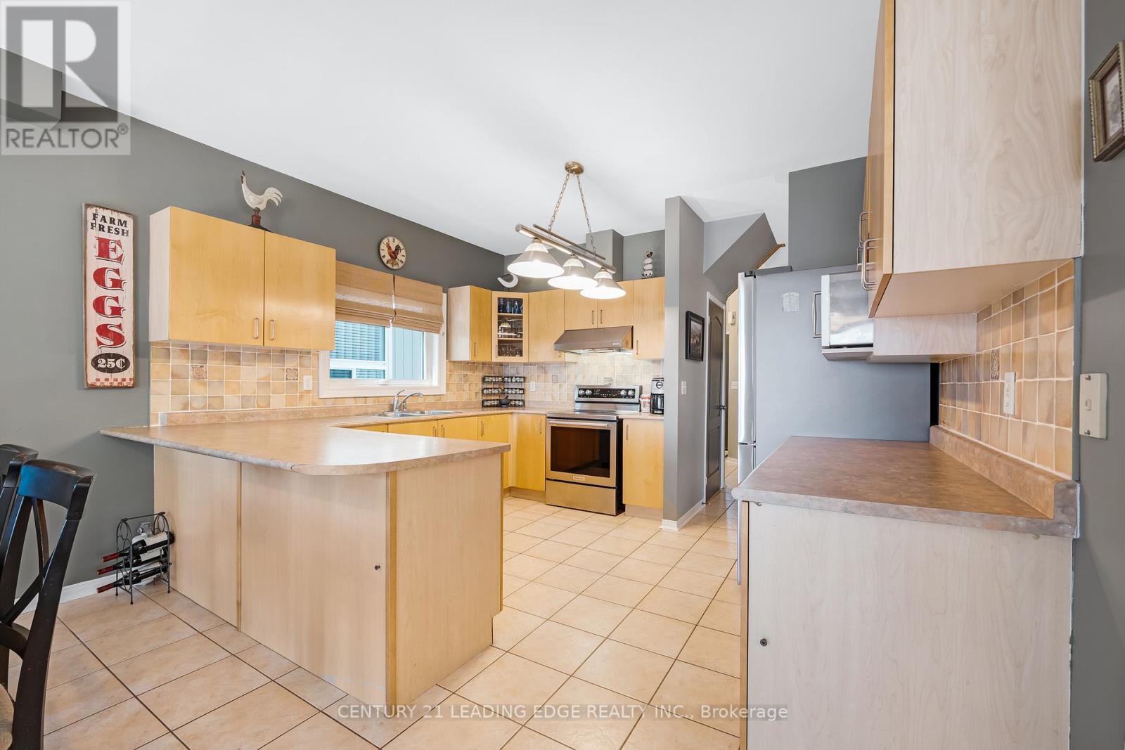 53 Kinross Avenue, Whitby, Ontario  L1M 2C4 - Photo 8 - E12158194