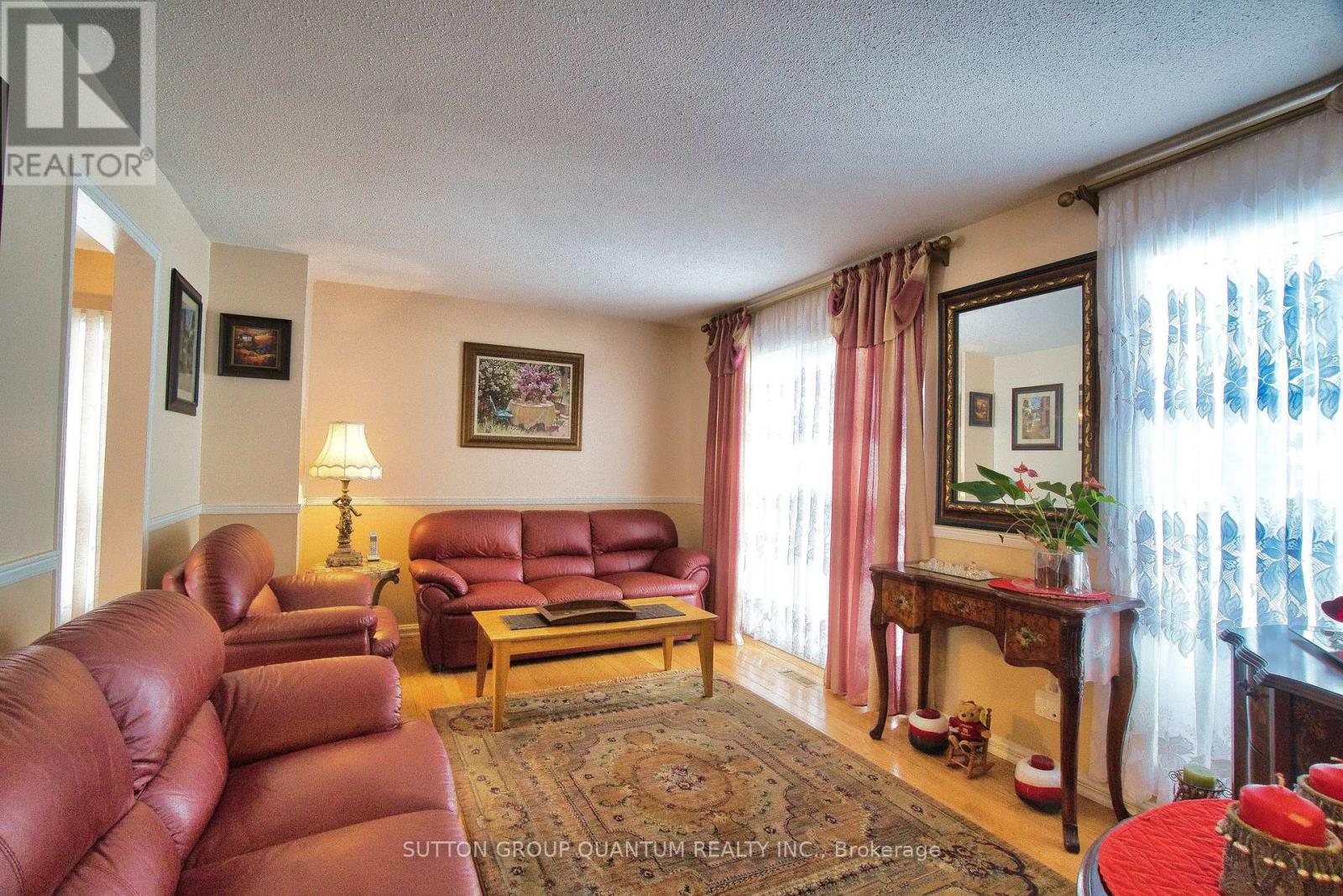 463 Lolita Gardens, Mississauga, Ontario  L5A 2A8 - Photo 11 - W12065450