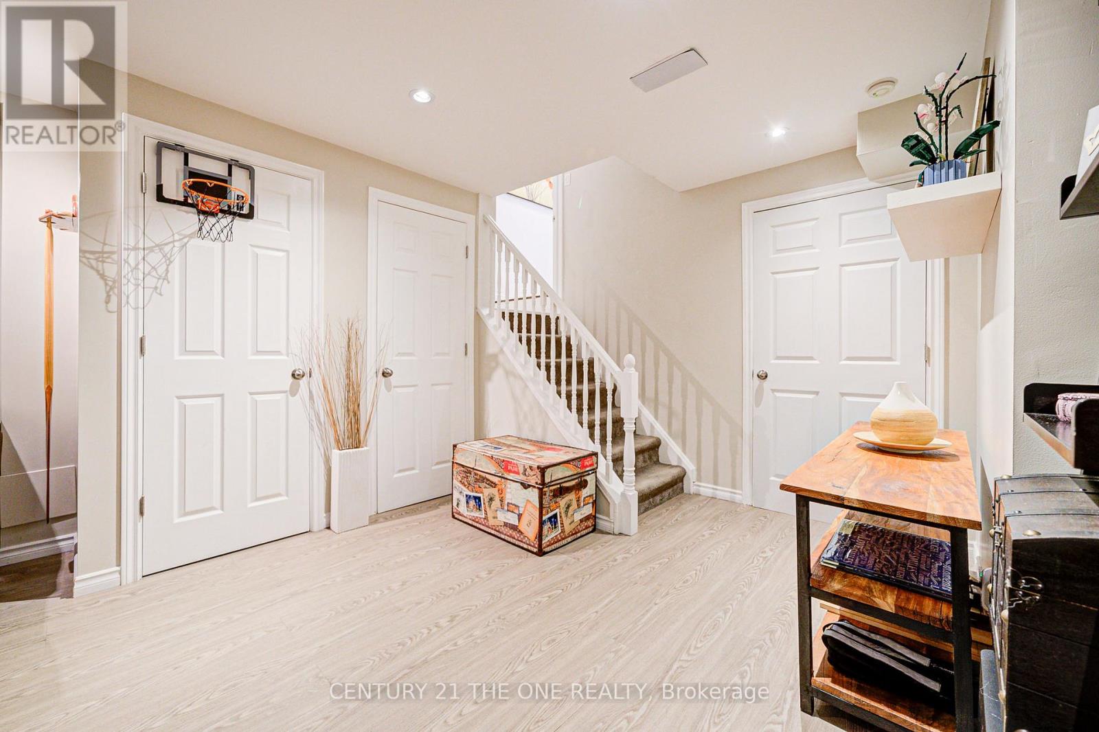 30 Neopolitan Court, Richmond Hill, Ontario  L4E 4P8 - Photo 23 - N12158184