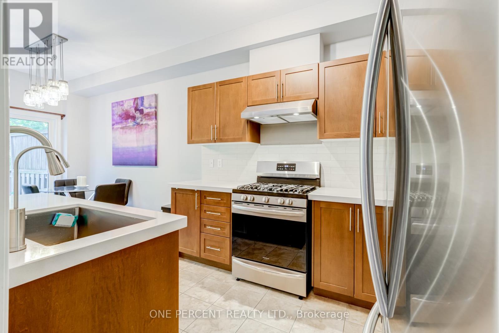 707 John Cole Court, Newmarket, Ontario  L3Y 5V7 - Photo 5 - N12158202