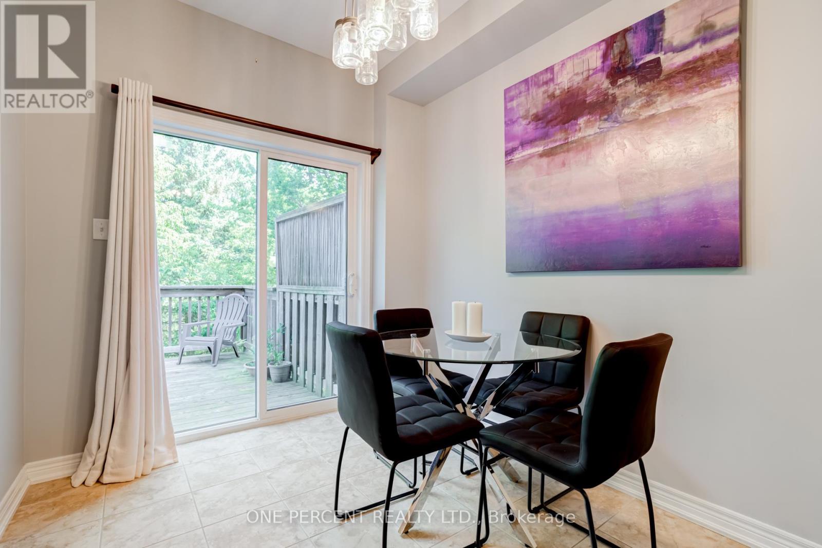 707 John Cole Court, Newmarket (Gorham-College Manor), Ontario  L3Y 5V7 - Photo 8 - N12158202