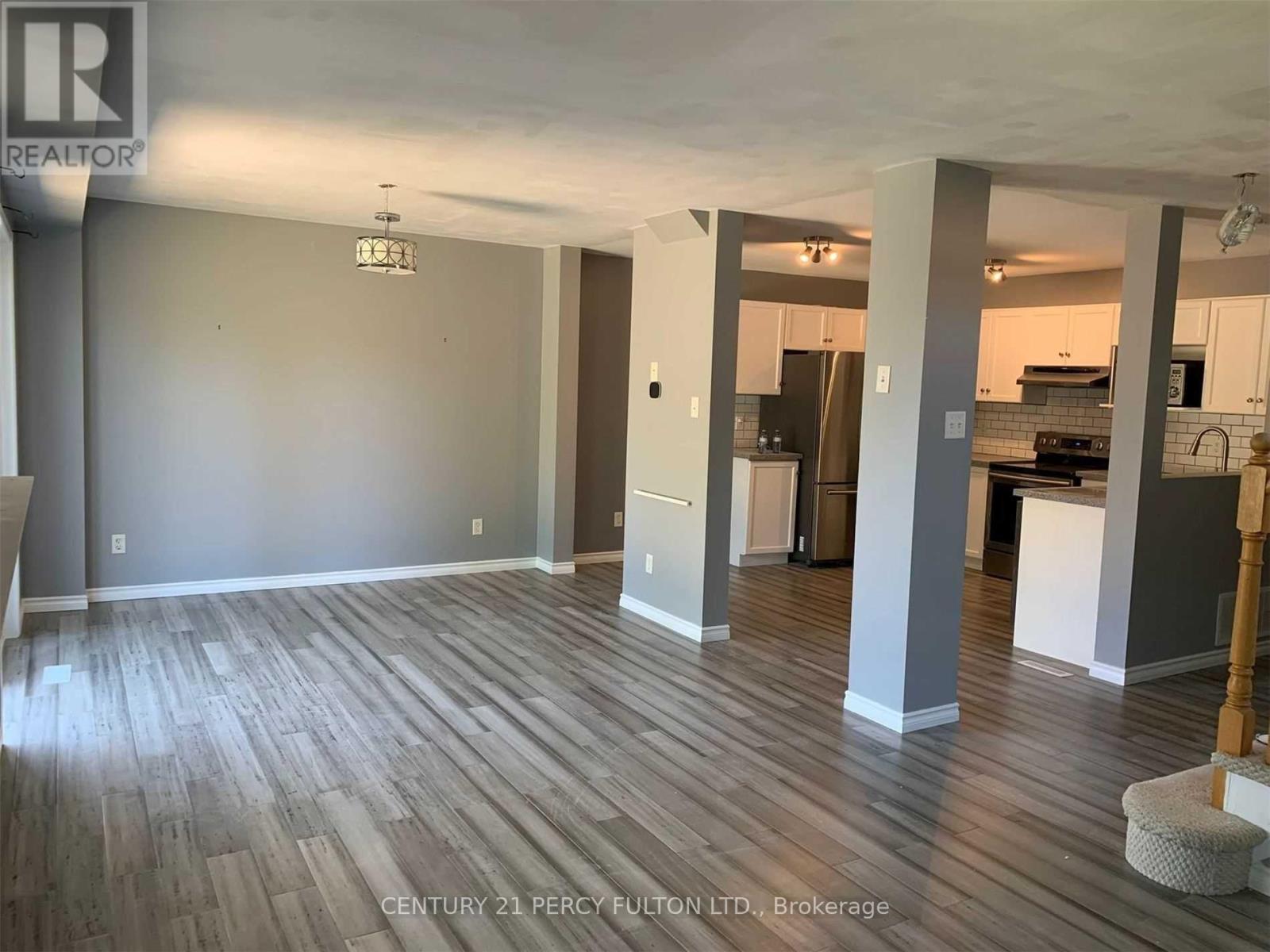 136 Tunbridge Road, Barrie, Ontario  L4M 6T1 - Photo 6 - S12158158