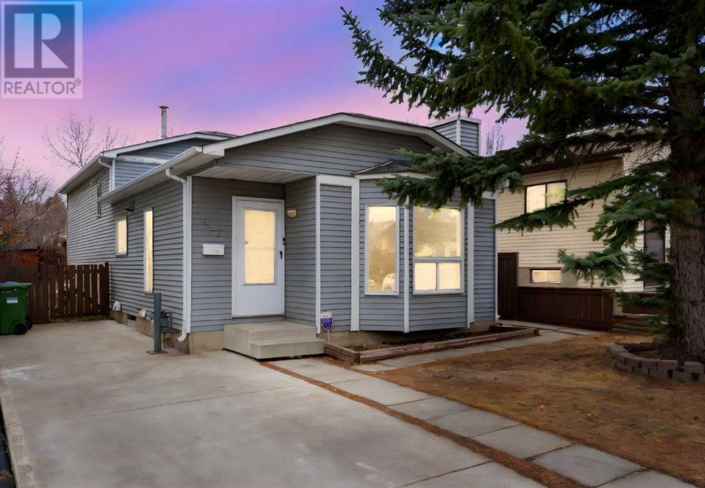 138 Sandstone Road Nw, Calgary, Alberta  T3K 2W8 - Photo 2 - A2209624