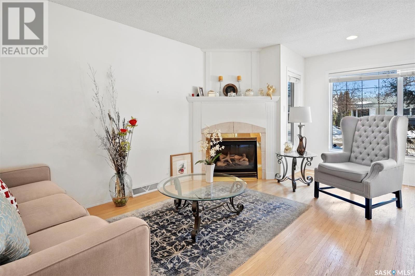 Property at 918 EAST CENTRE image 4