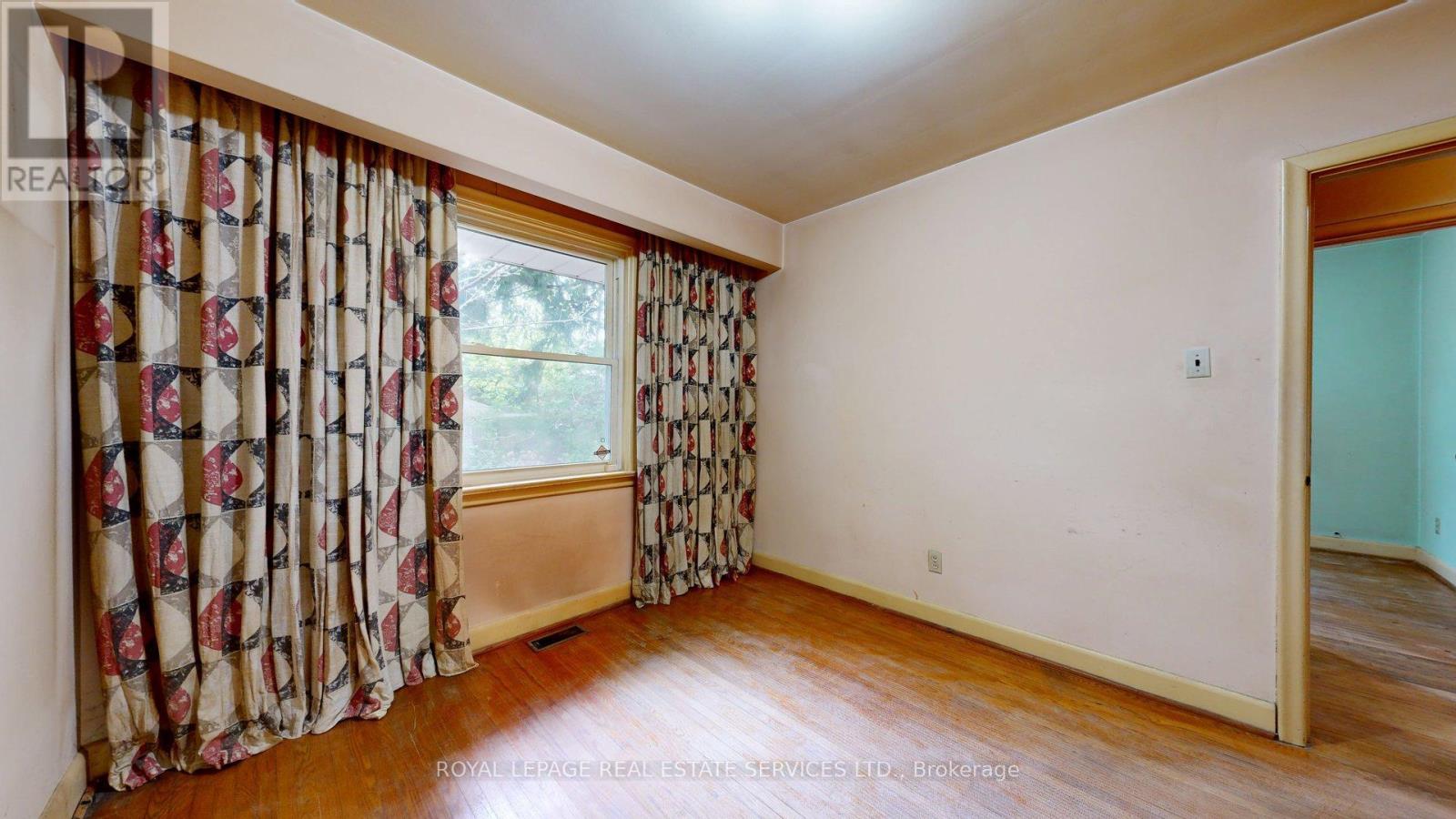 7 Stockbridge Avenue, Toronto (Stonegate-Queensway), Ontario  M8Z 4M6 - Photo 15 - W12158173
