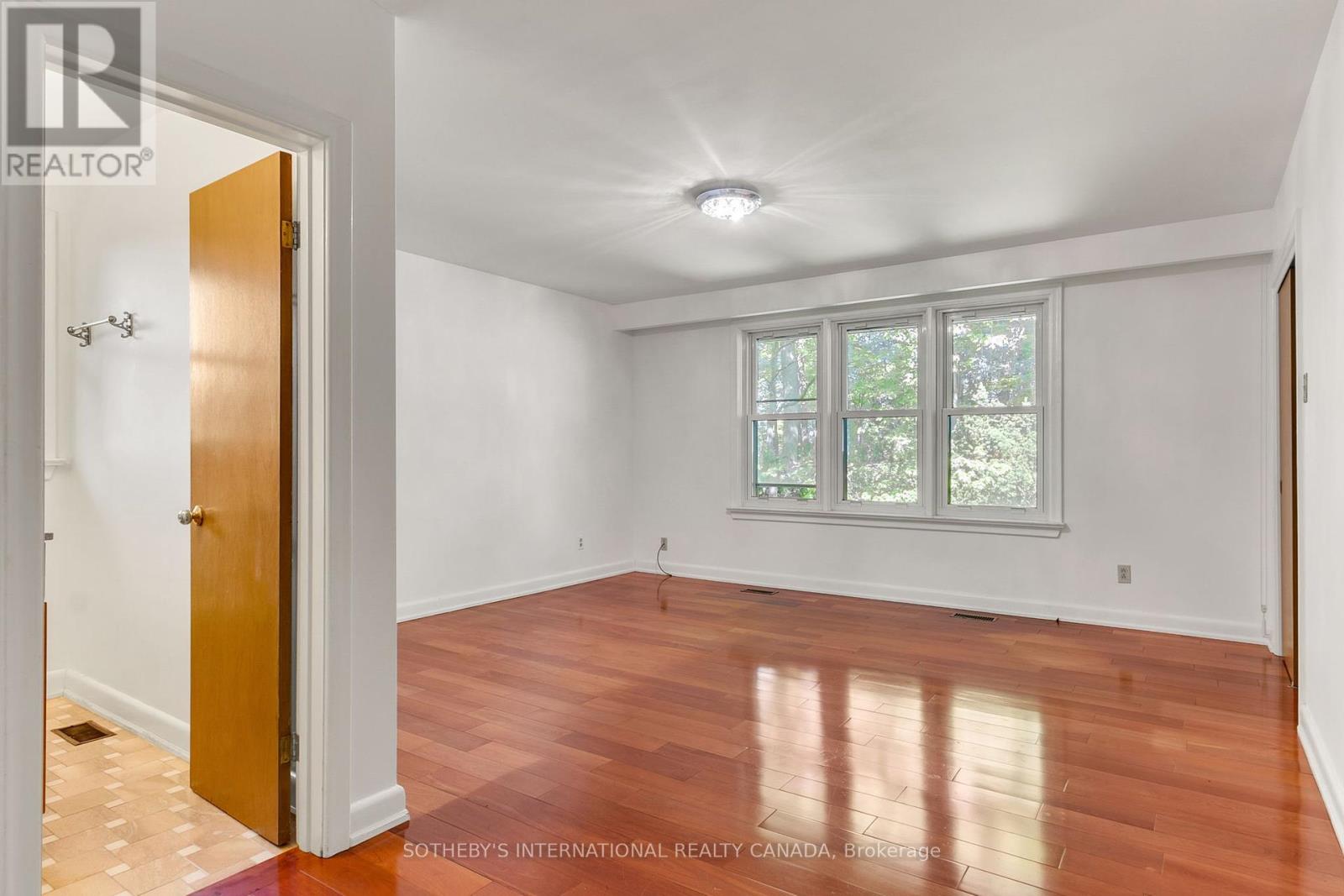 9 Queensborough Crescent, Toronto (Willowridge-Martingrove-Richview), Ontario  M9R 1A1 - Photo 24 - W12158210